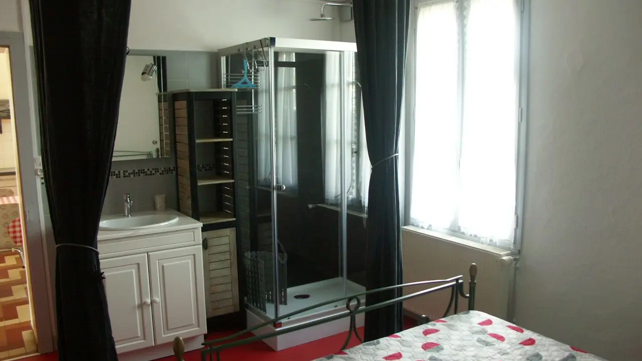 cabine douche , lavabo