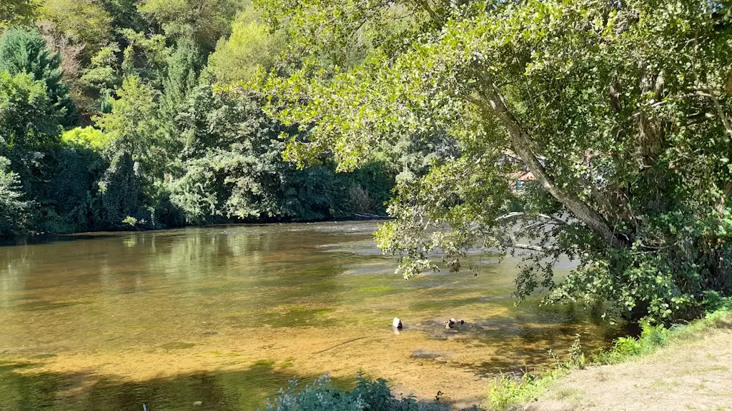 Pique-nique au calme en Haute-Vienne au bord de la Vienne à St Léonard de Nobat