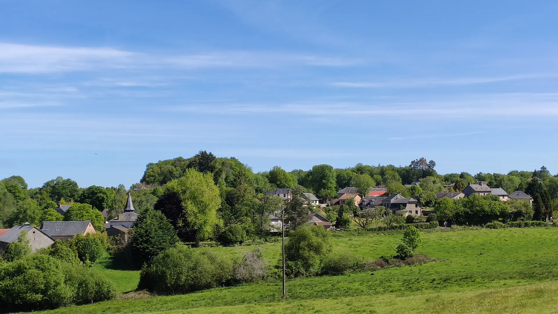 POI 3 - Domps - Vue sur le village de Domps depuis la D30