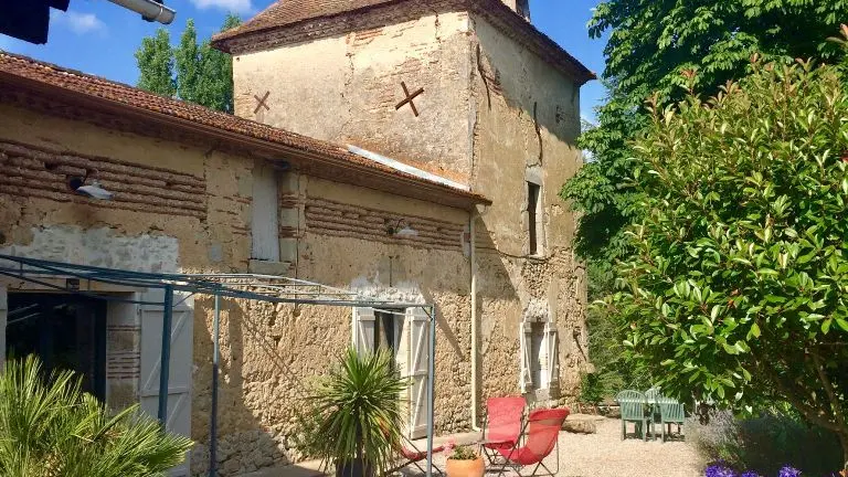 Photo pigeonnier cote marroniers (1)