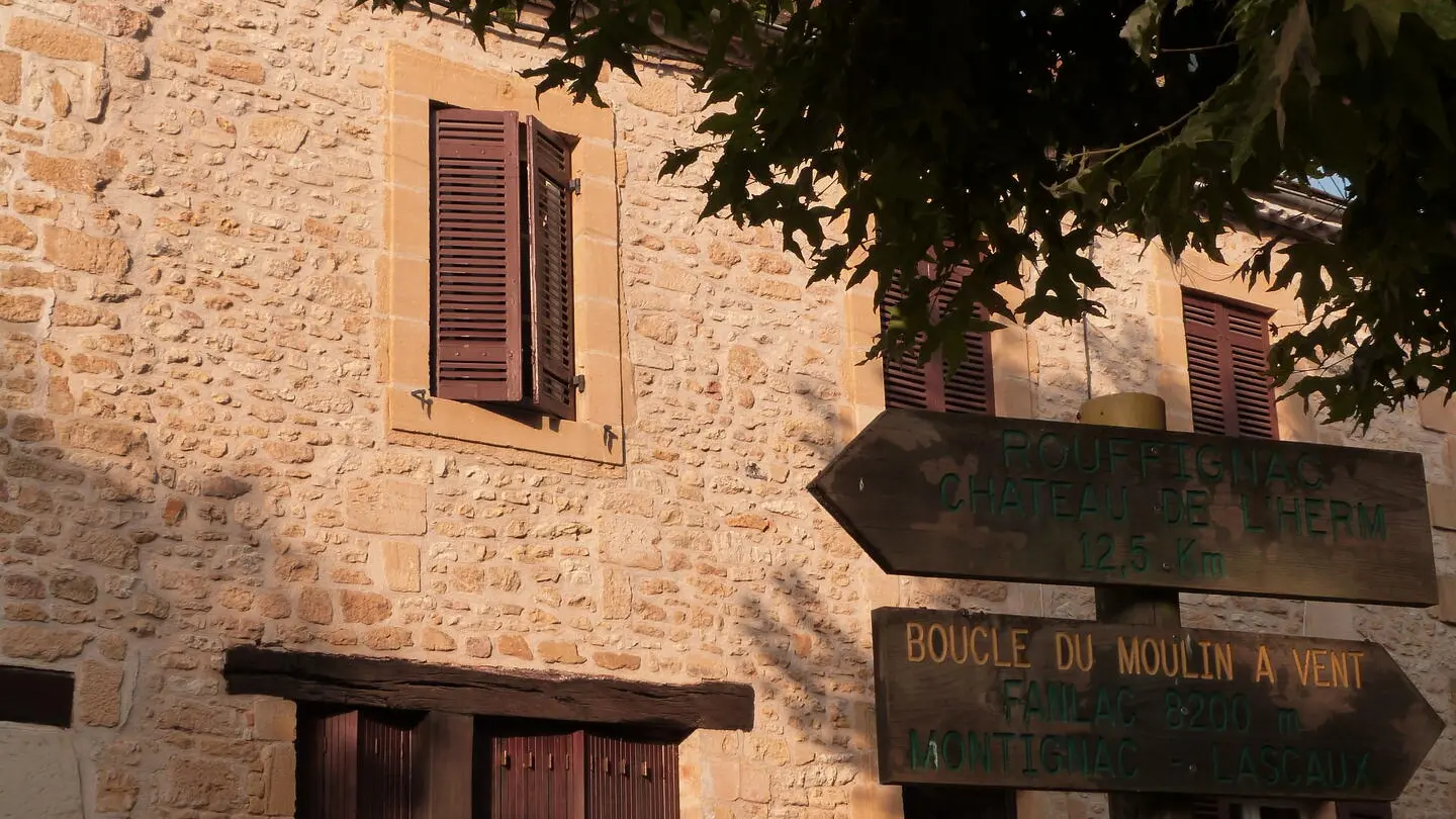 Plazac - village- chemin de randonnée
