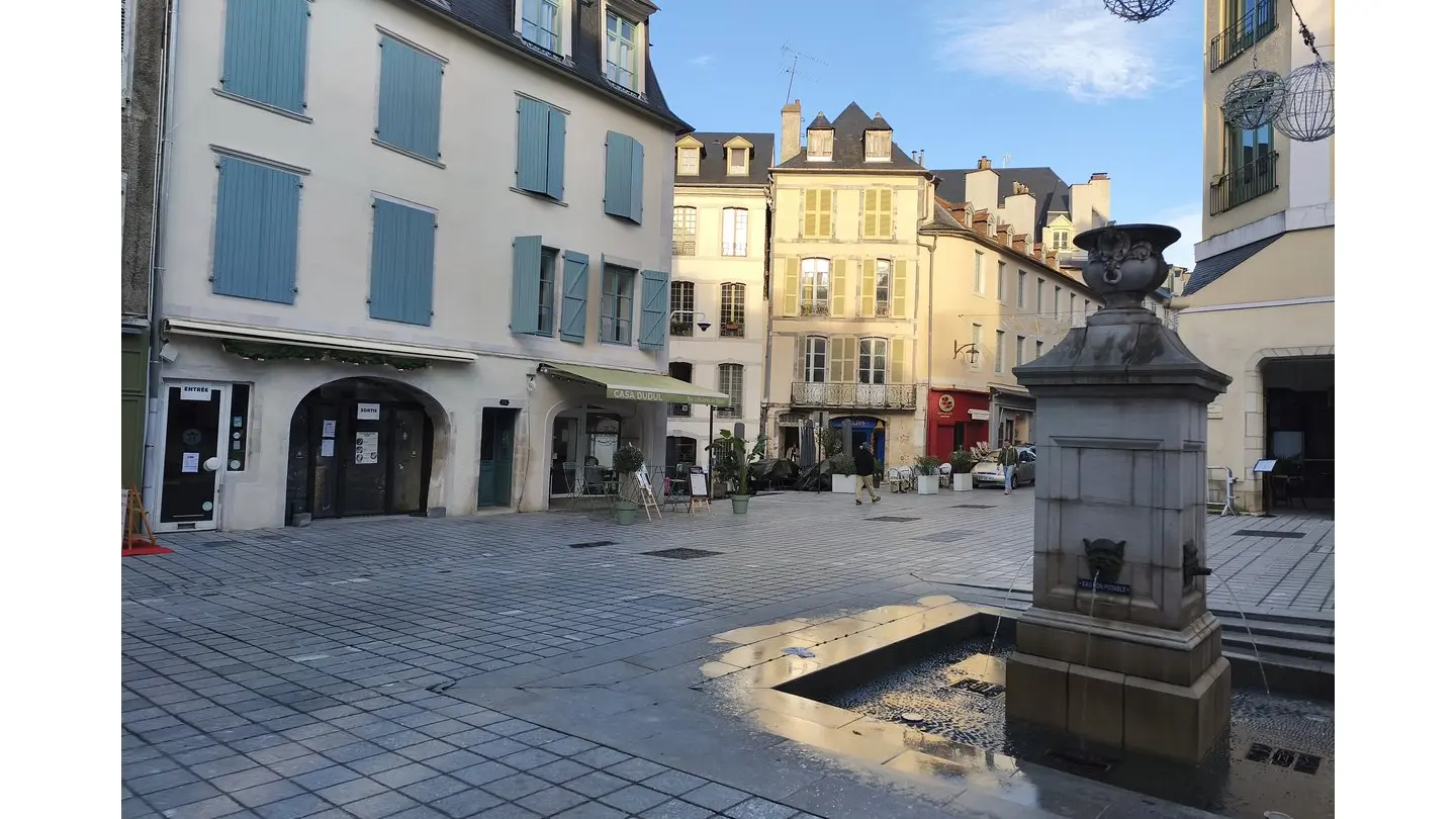 Place Reine Marguerite fontaine
