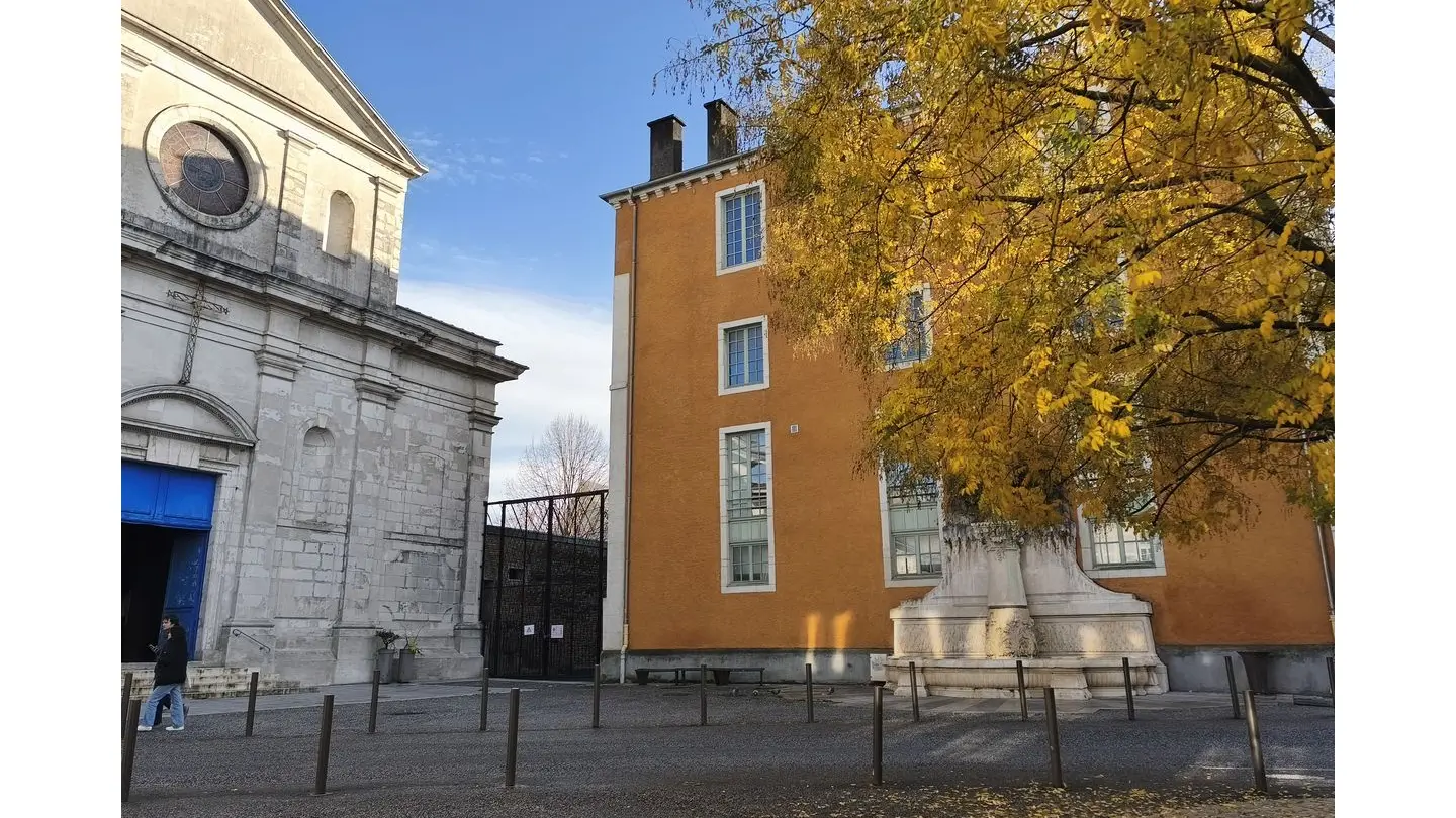 Place Saint Louis de Gonzague