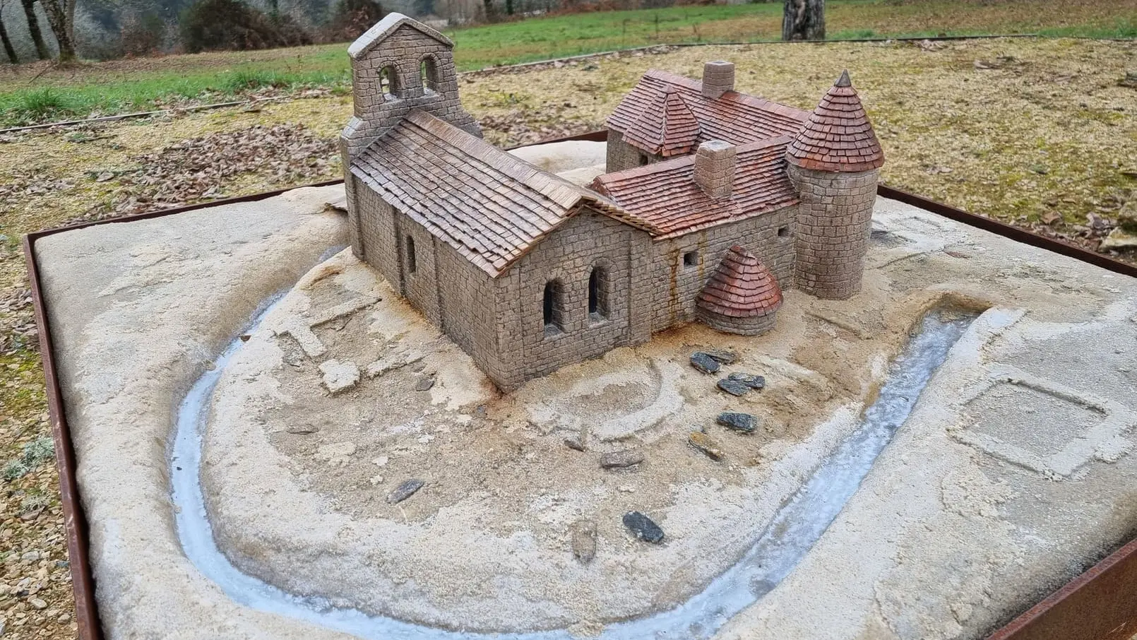 Prieuré St-Sépulcre maquette - Soudaine-Lavinadière © Laurence Léonard