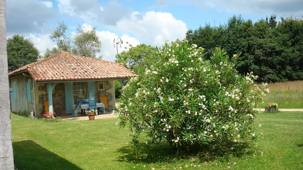 Pussacq n°12 La petite dépendance avec jardin