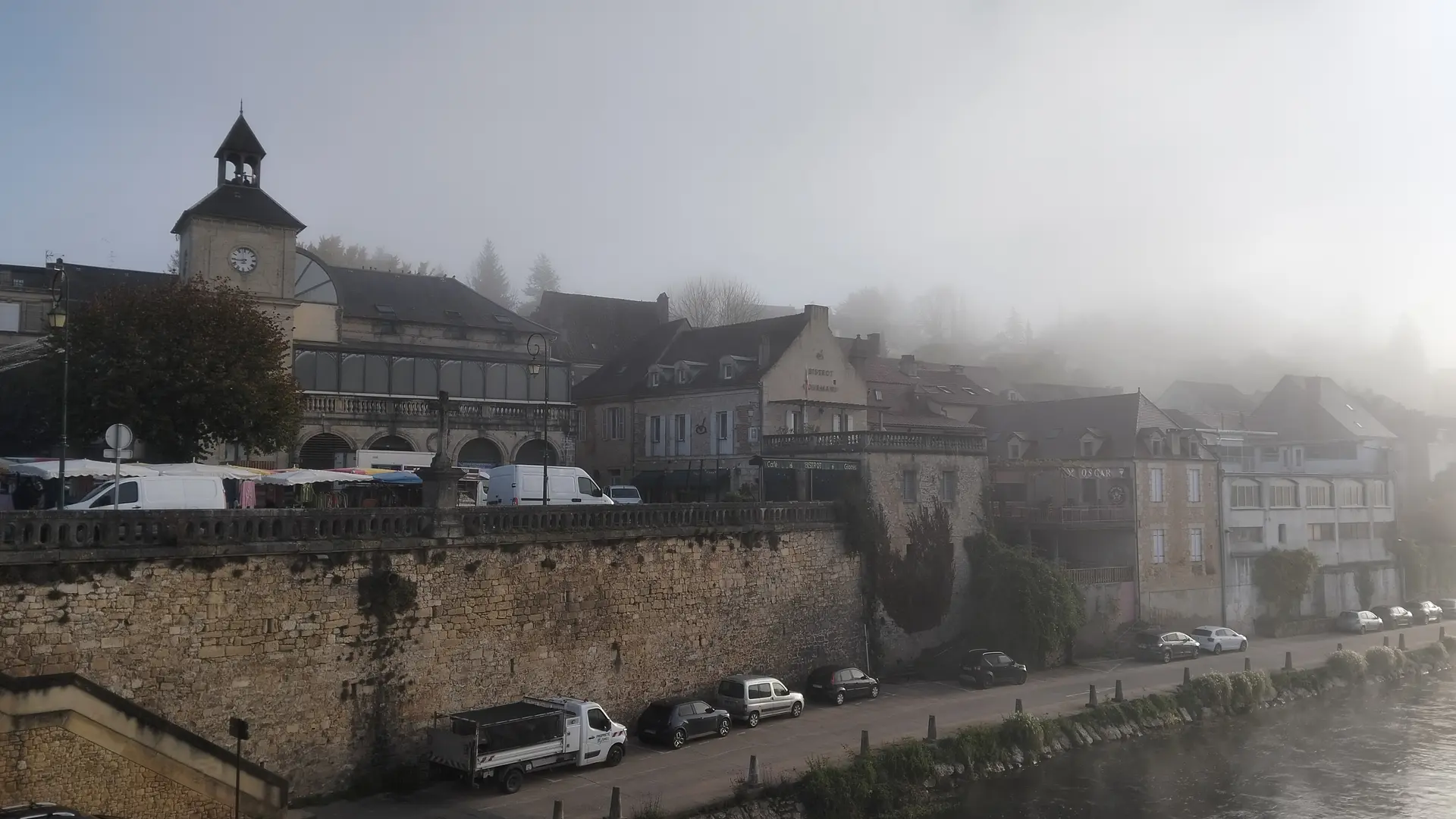 Quai Mairie Le Bugue_Nov 2025©Camille Lefebvre