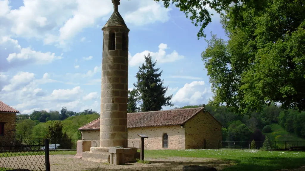 Chapelle Saint Sébastien et lanterne des morts