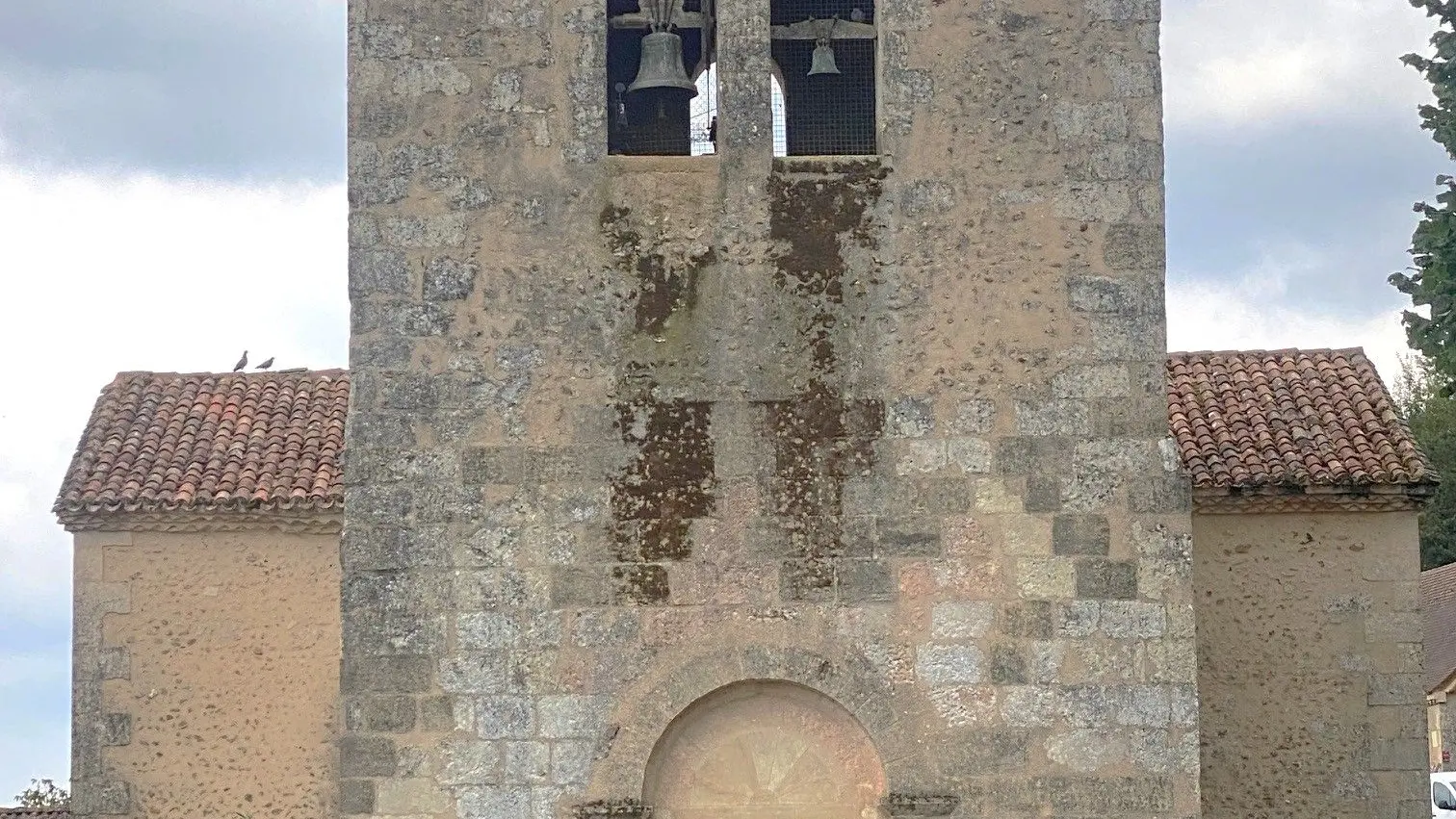 SALON-Boucle du chemin buissonnier-Eglise