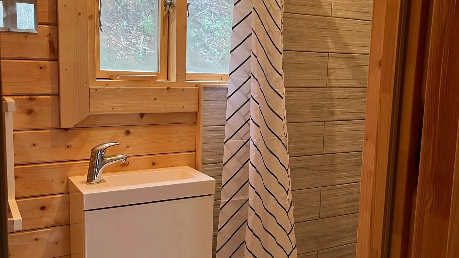 Salle de bain mégapod