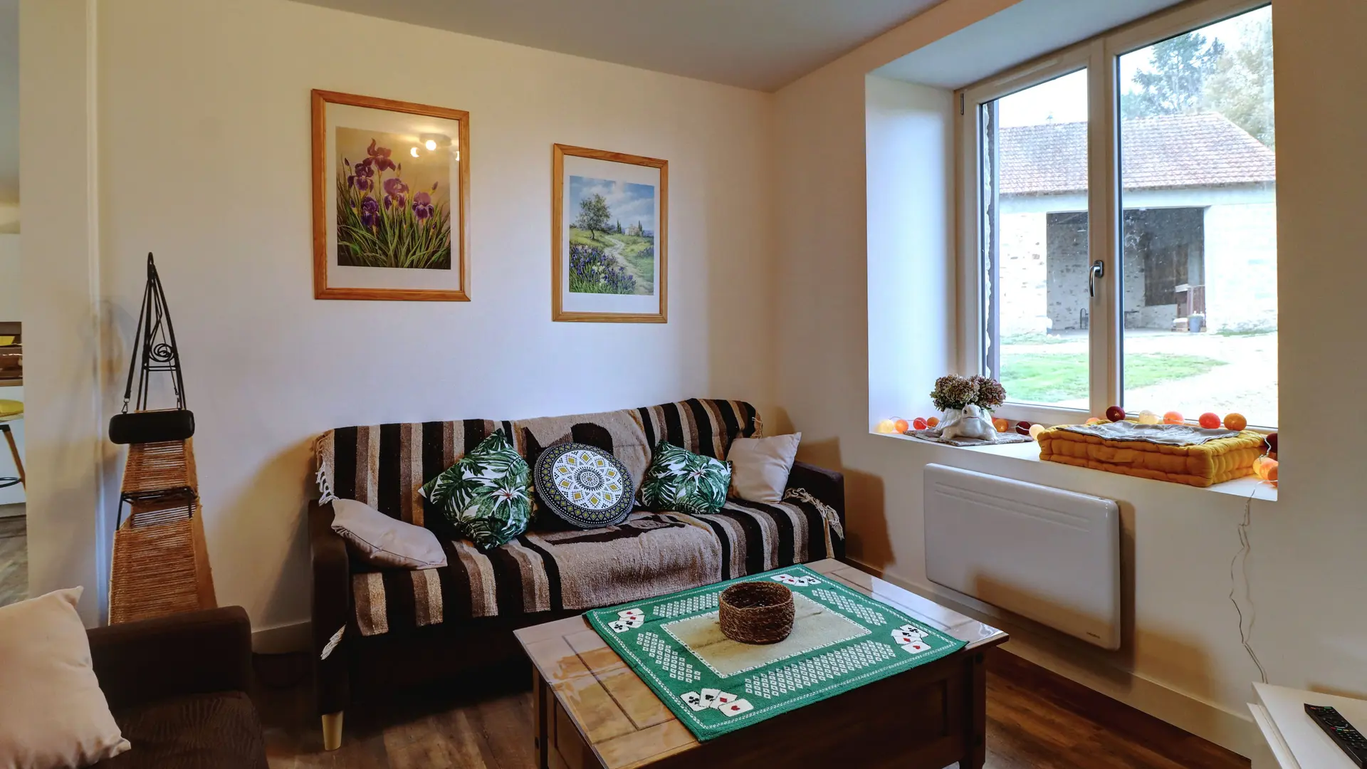 Salon 02 - Gîte La Suite