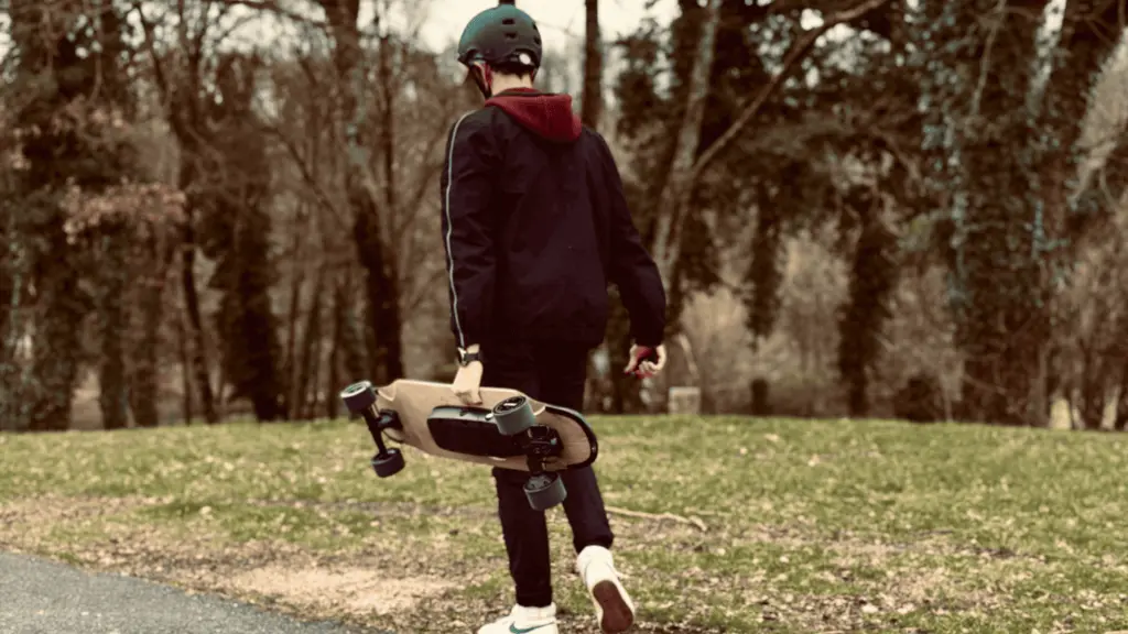 Skateboard electrique Lac de Saint-Pardoux