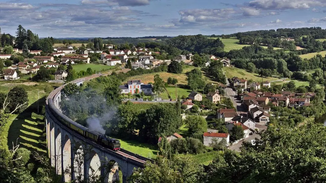 St-Léonard Pont de Noblat Train touristique à vapeur CFTLP 2019-07 (c) Michel Ciria - Crédit