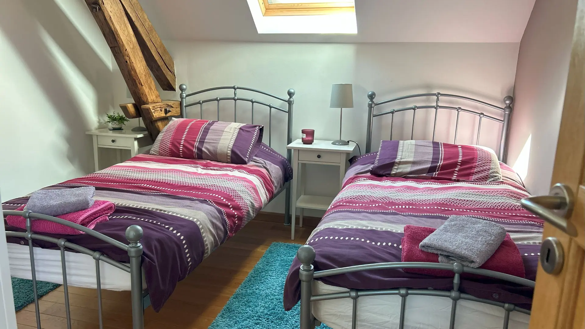 Suite familiale chambre lits jumeaux - Villas Leypinas © L Golfier