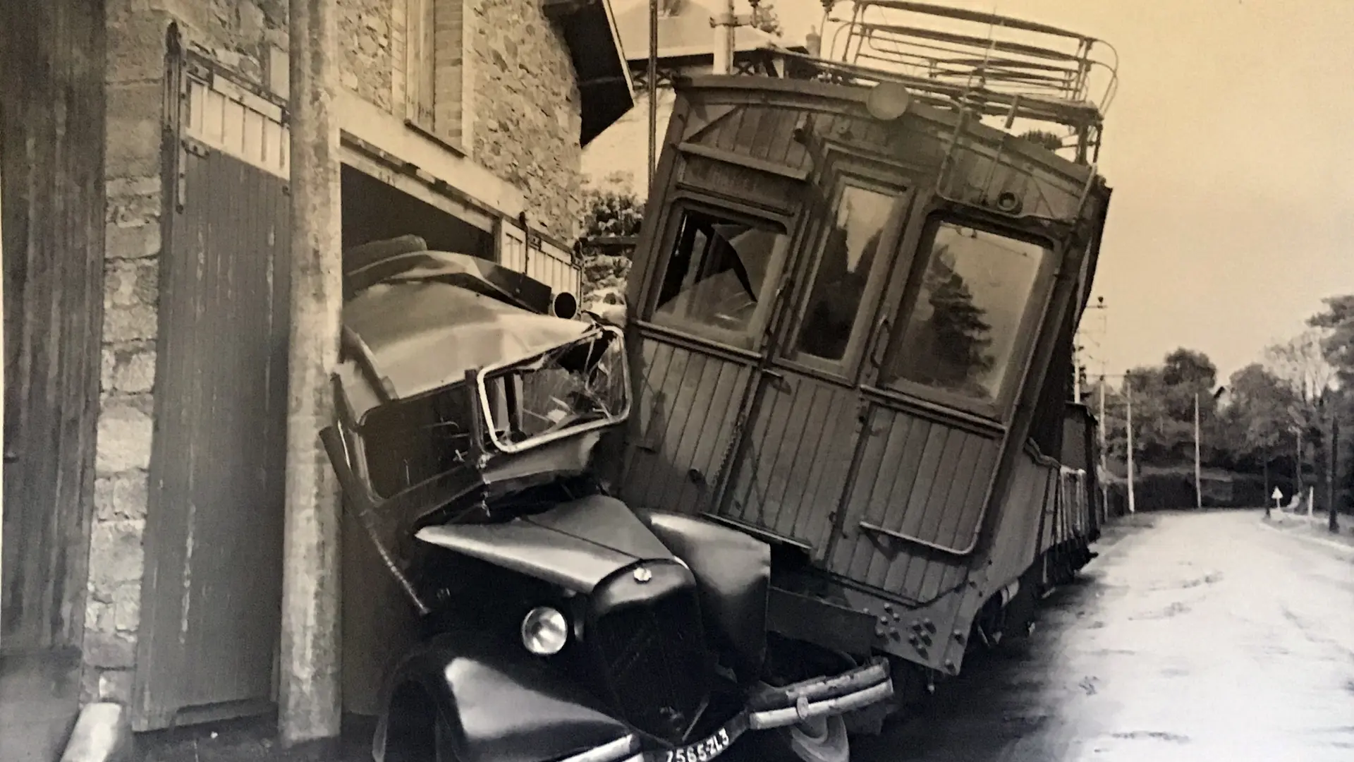 Tramway Accident Collision Car Lavaud-1 (c) Cercle Historique Pelaud