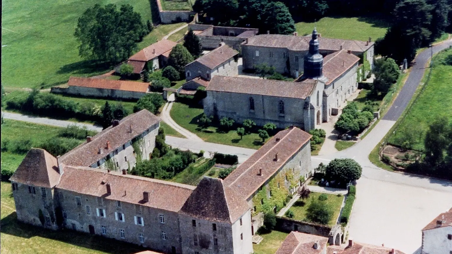Vue aérienne couvents église