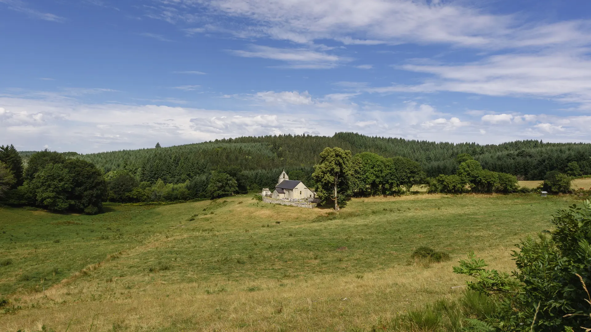 Vue église - L'Eglise aux Bois ©Benoit Charles (2)