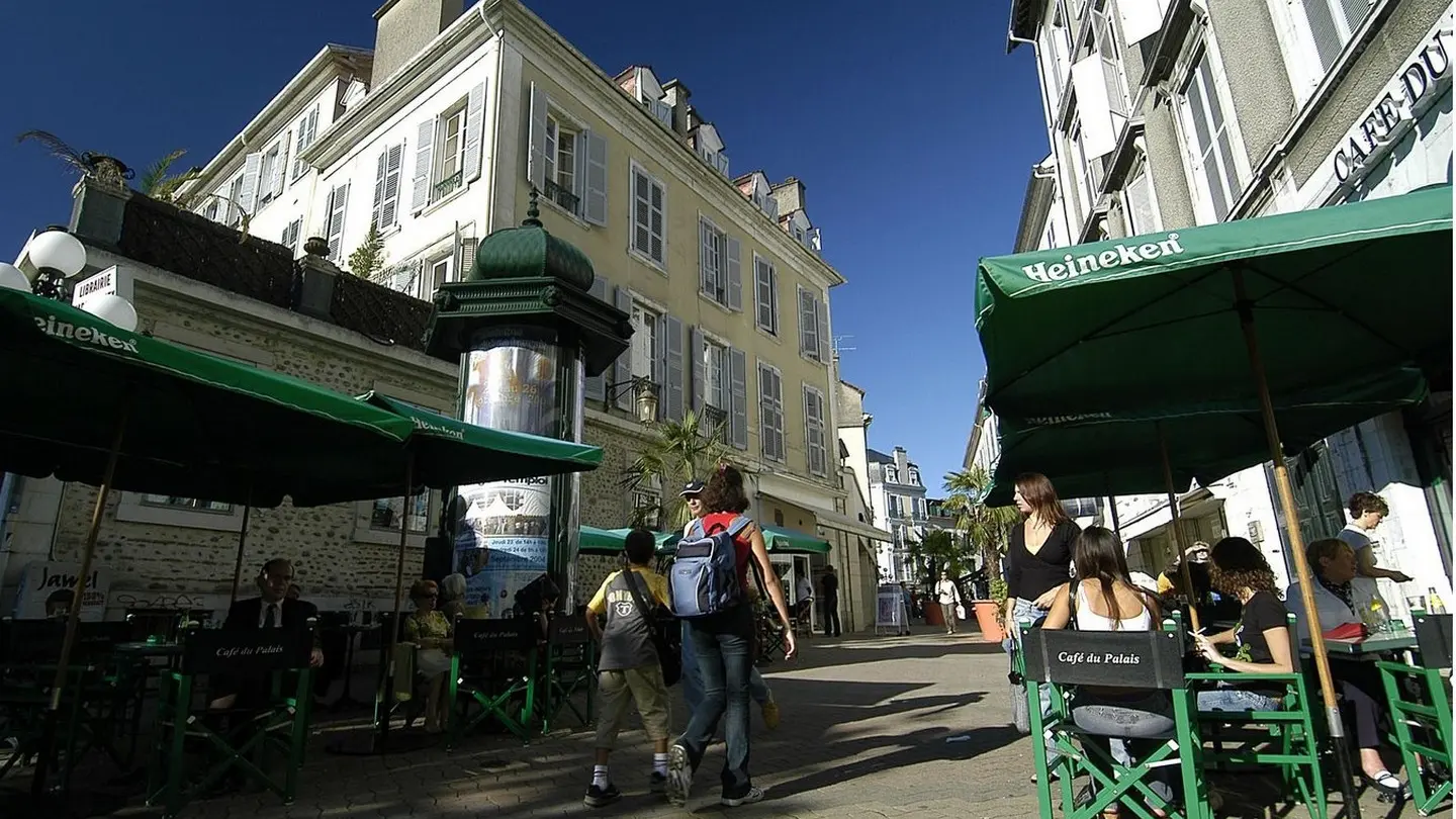 Place de la libération - Pau - Café du Palais