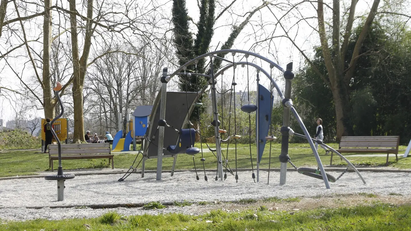 aire de jeux berges du gave 01