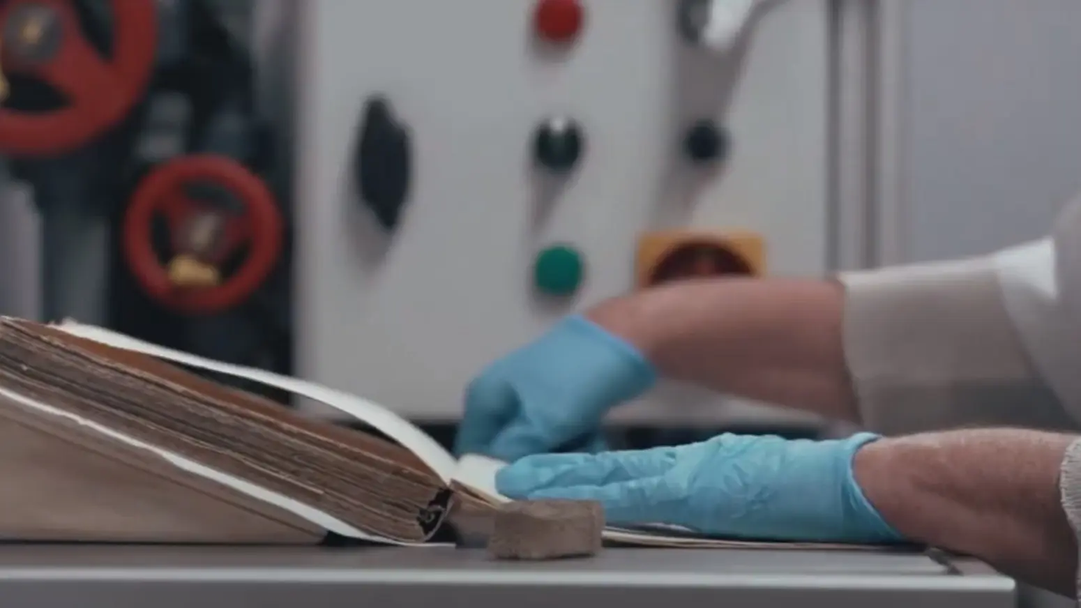 Archives et patrimoine - Pau - restauration de livre