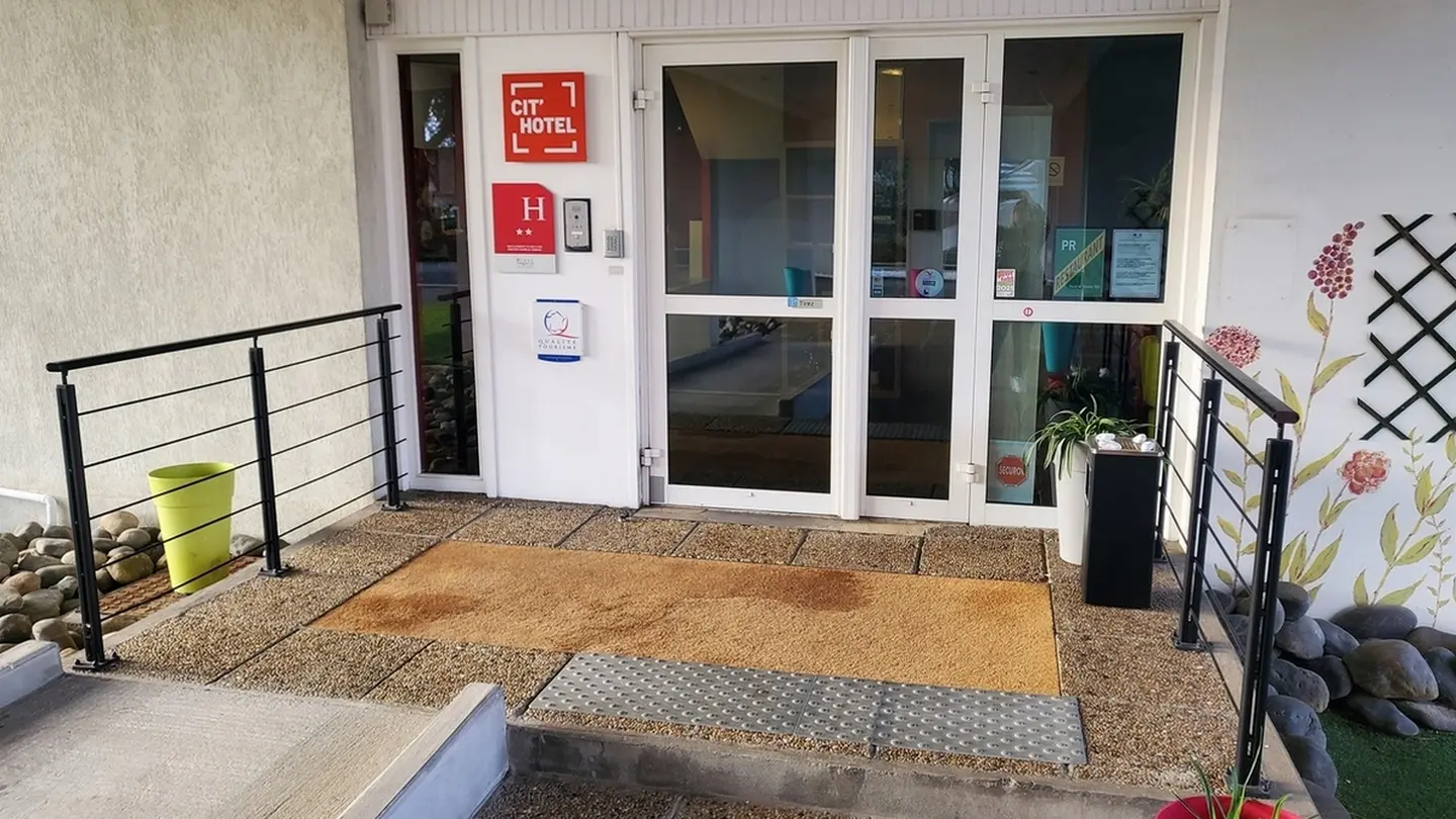 atlantic_hotel_pau_entree_jour