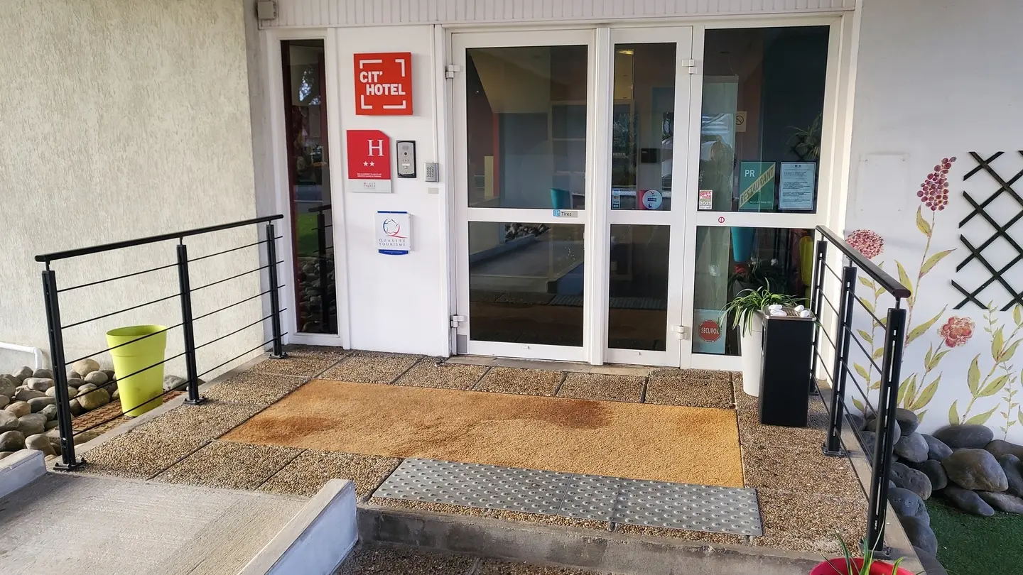 atlantic_hotel_pau_entree_jour