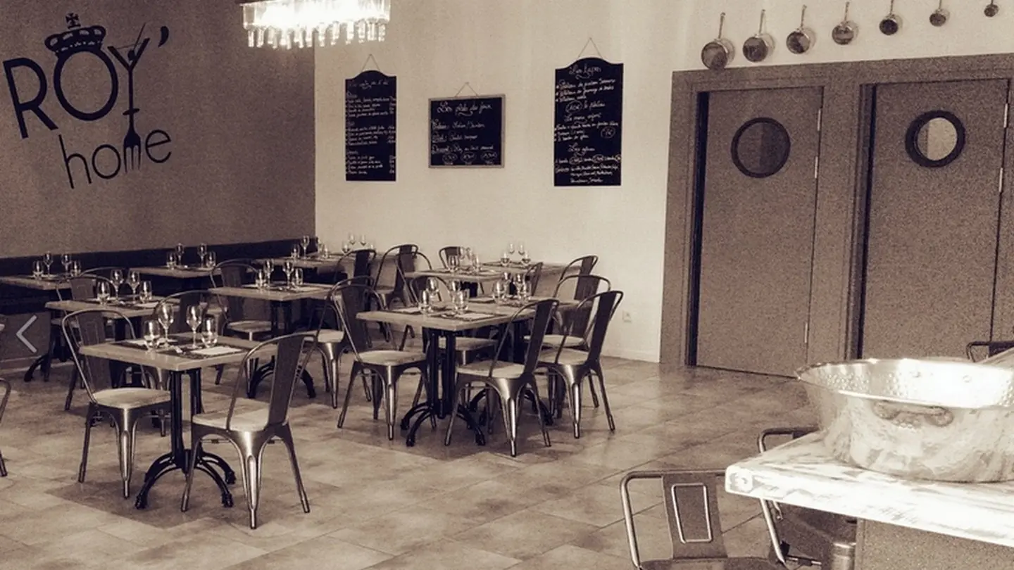 Restaurant Au Roy'home - Idron - salle noir et blanc