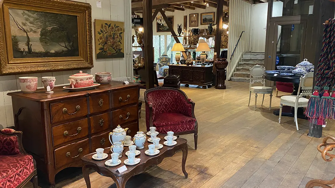 Le Chat Rouge - Antiquaire