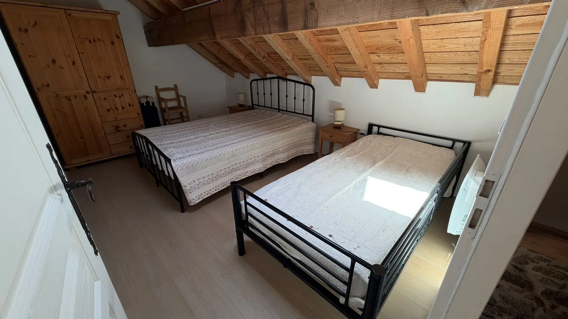 Chambre lit simple 90 et lit double 140