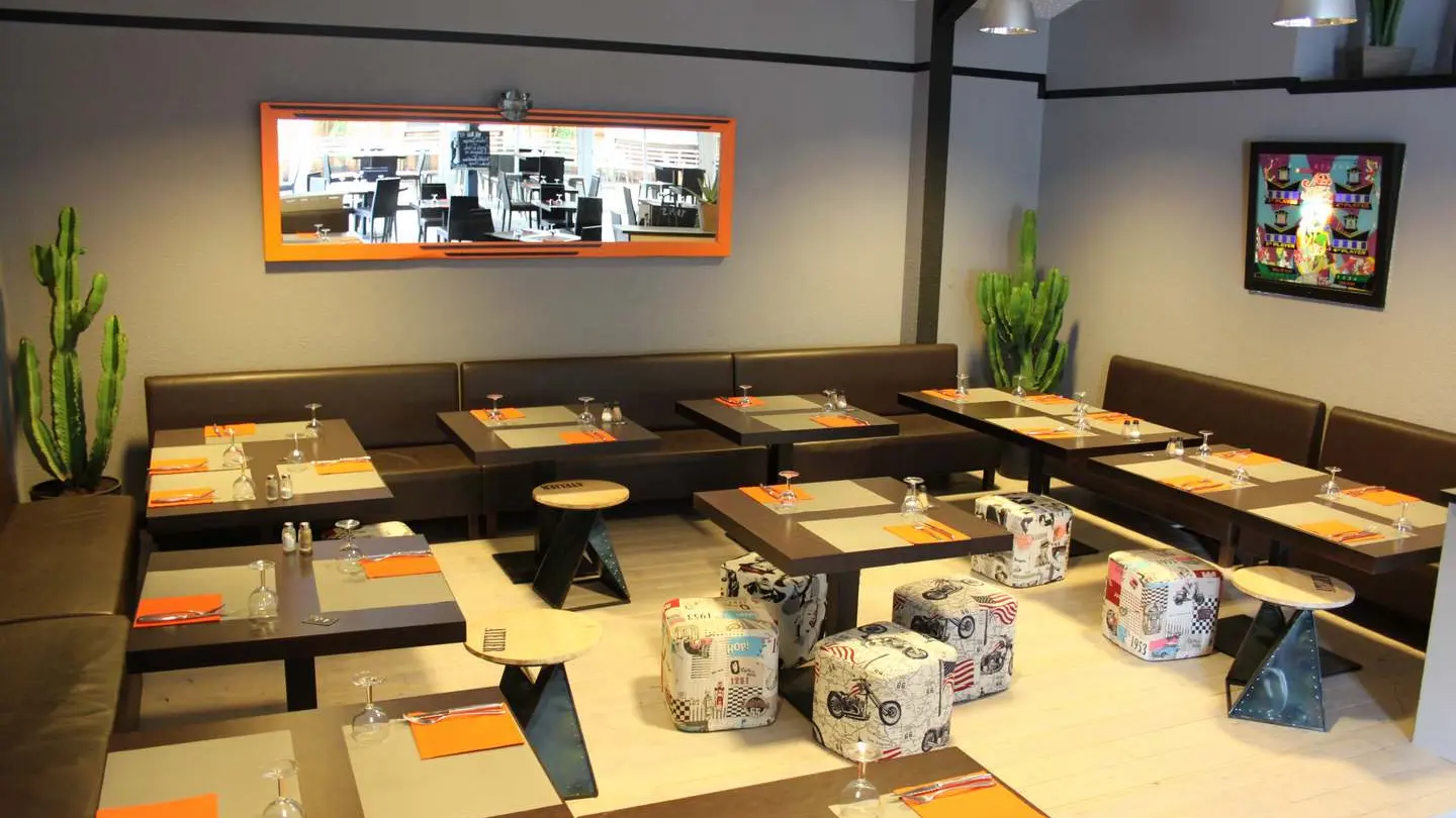 Restaurant Carte blanche - Lons - tables