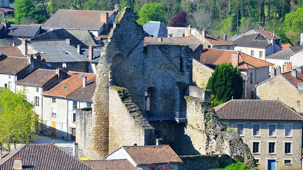 chateau-chalus-maulmont