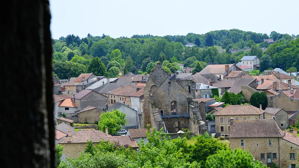 chateau-chalus-maulmont