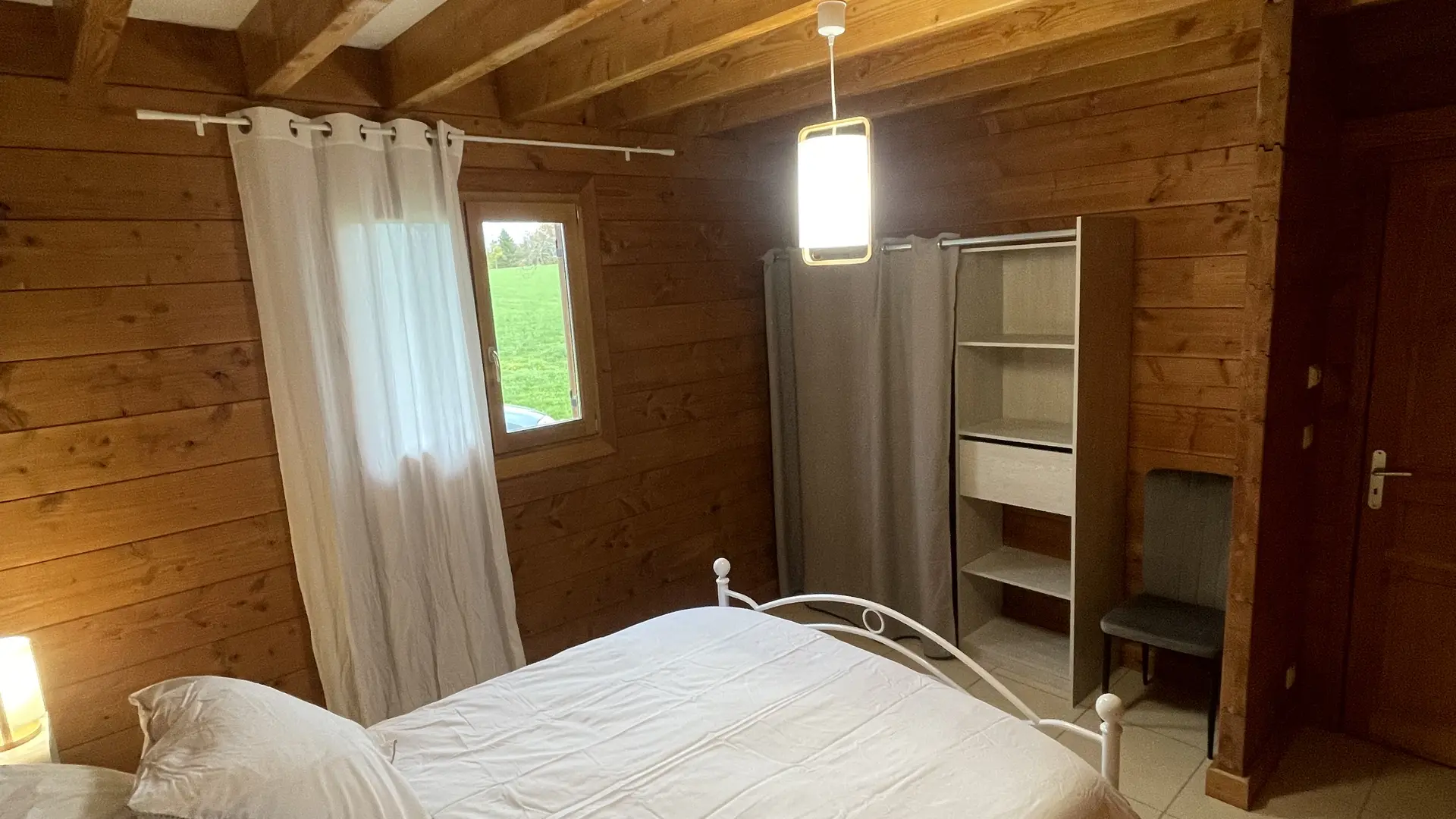 Le Chalet de Noblat - chambre blanche