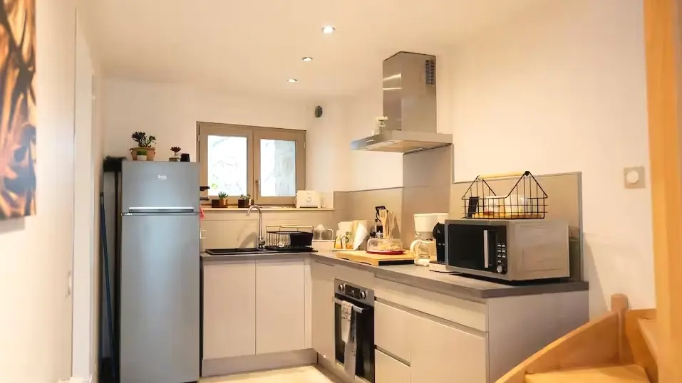 eab9edc9-94c6-43dc-9d6f-b04ac2200f1c