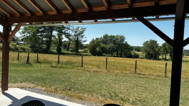 giteduglevert-esterieur- vue de la terrasse