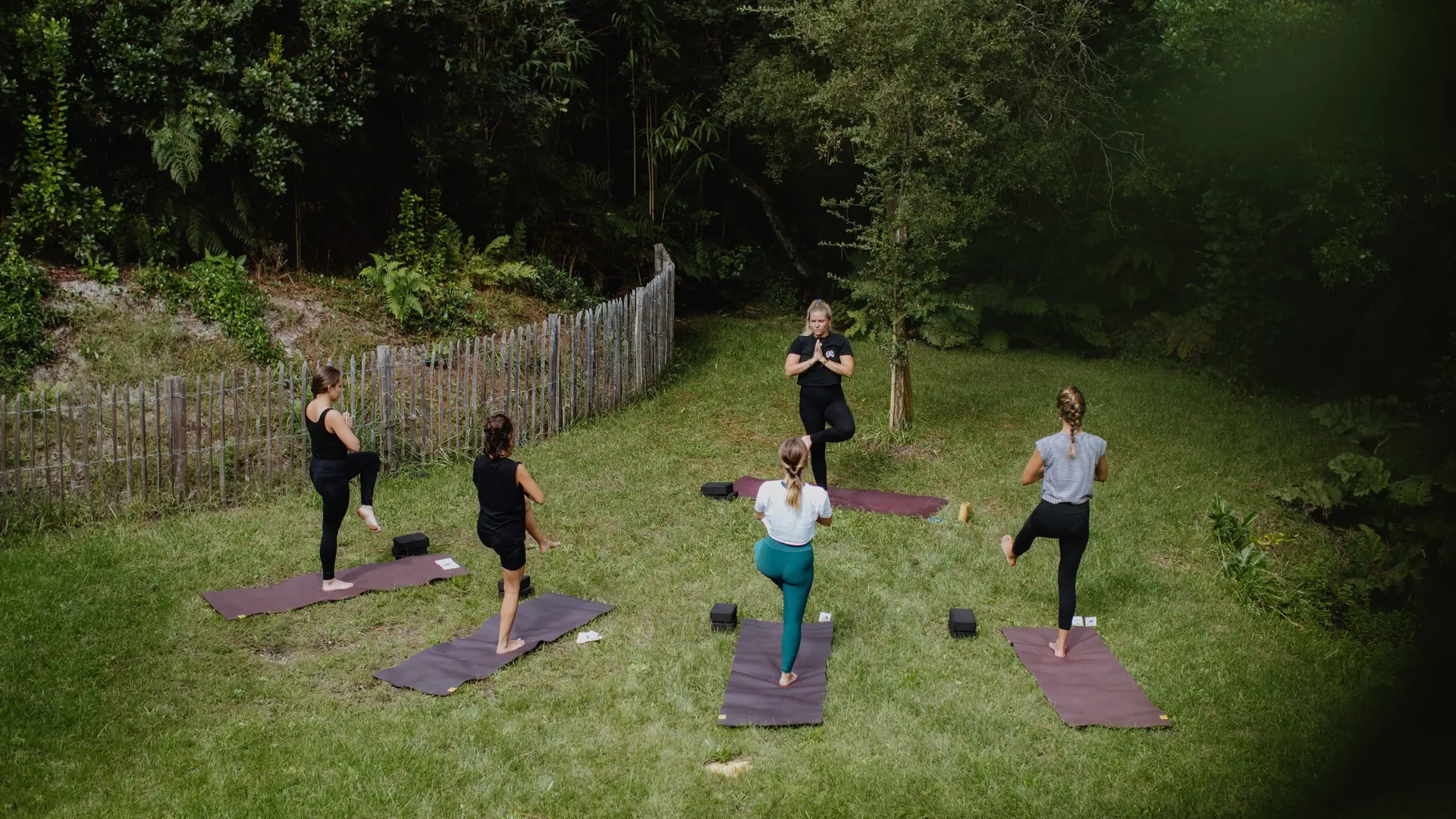 OT Hossegor - HEJMO - hejmo-hostel-hossegor-dortoir-reserve-femmes-piscine-activites-yoga-11