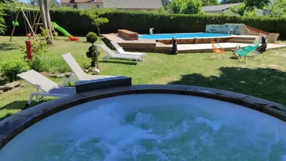 Appartement duplex avec jacuzzi privatif Ania