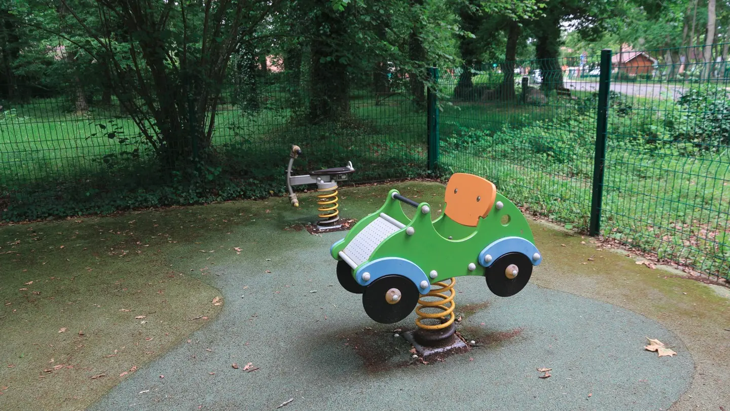 Aire de jeux - lons - pour les tout petits