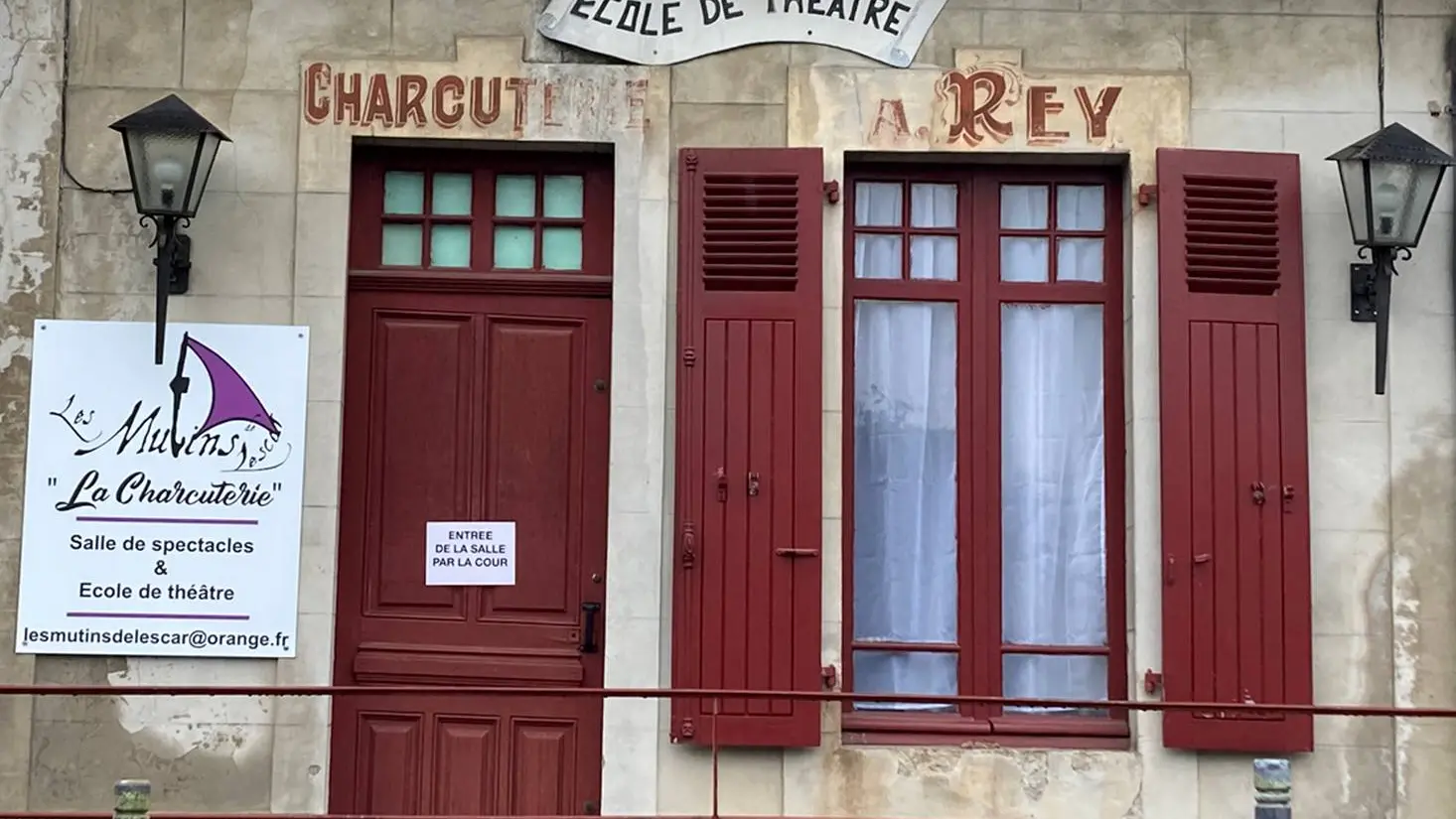 les  mutins - Lescar  - façade
