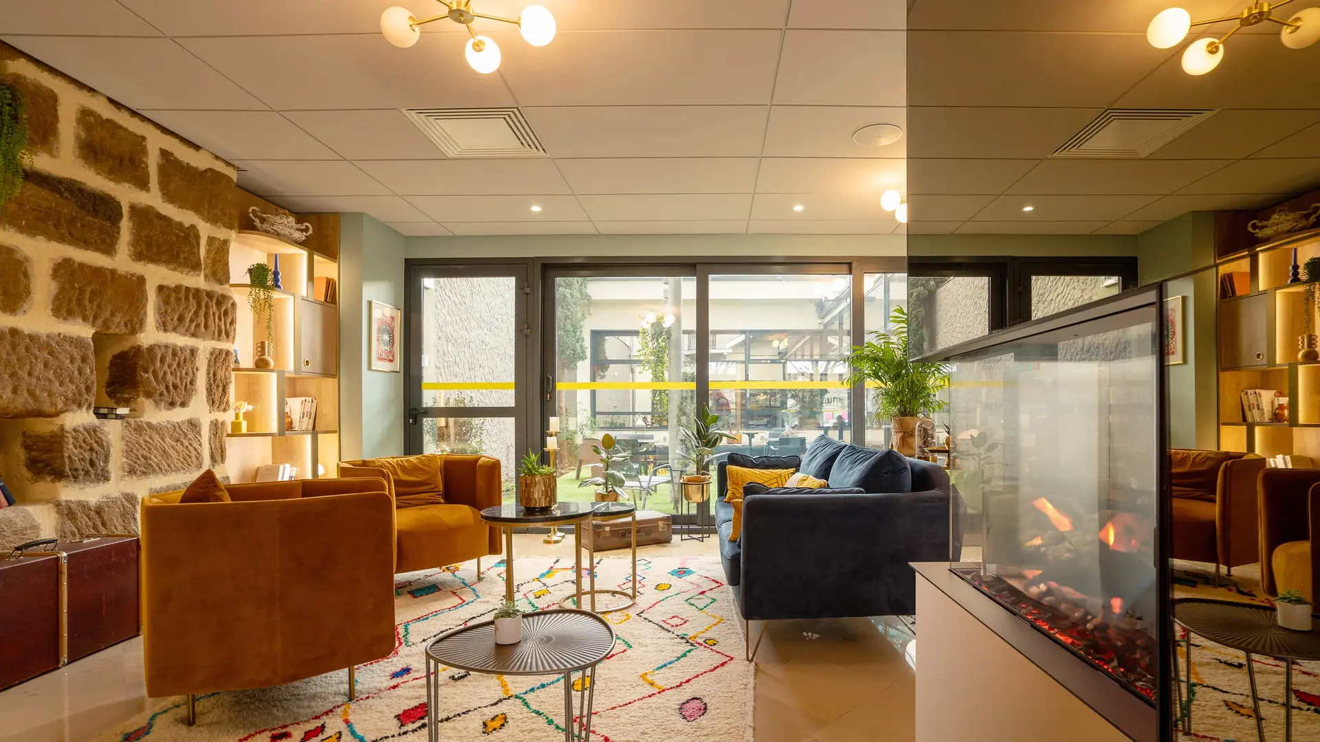 lobby salon côté patio