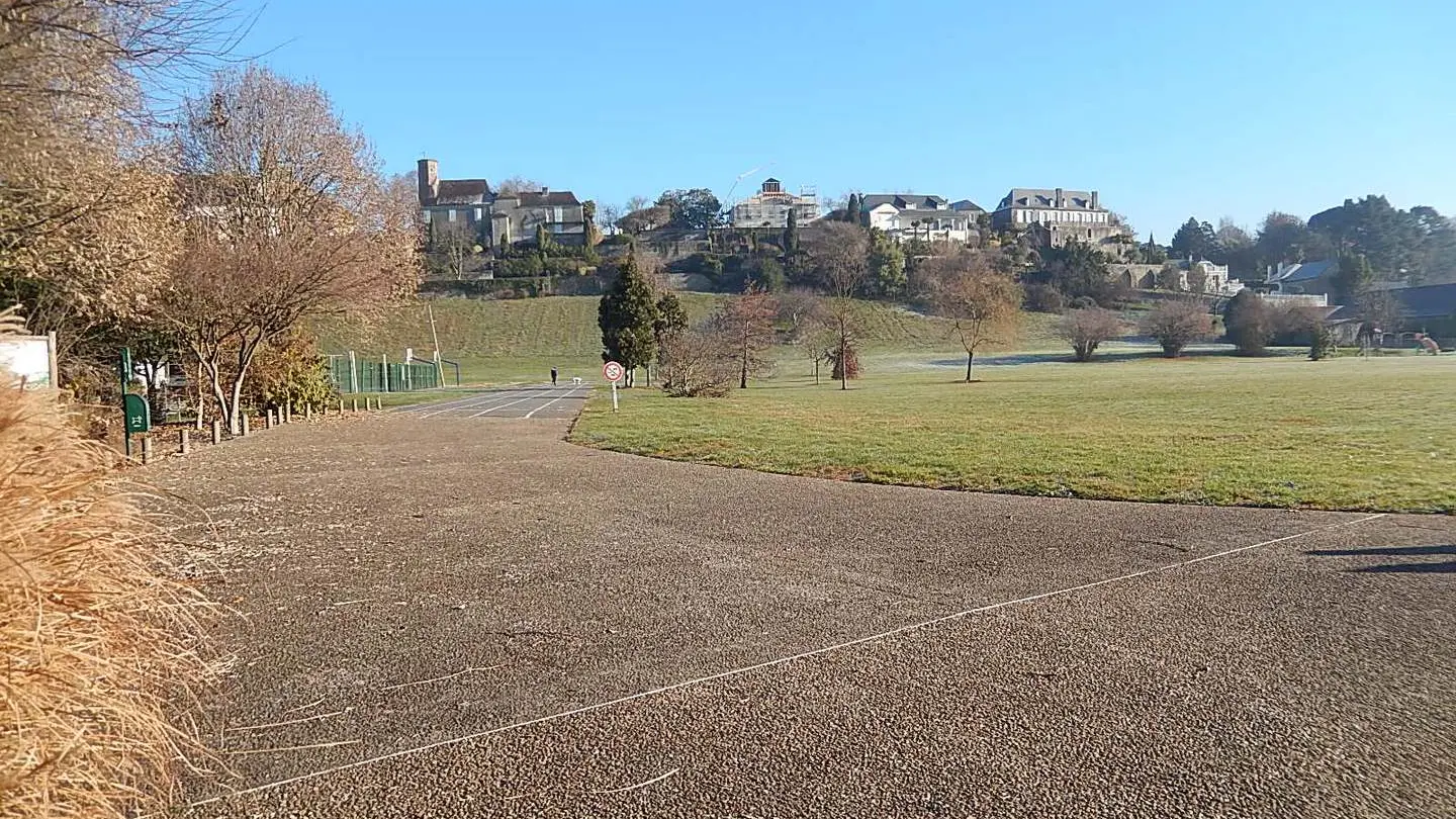 Lescar - plateau sportif - piste athlétisme