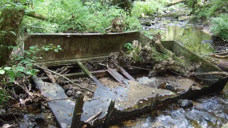 poi-2-epave-du-camion-allemand_1_cehvwoU.JPG.800x800_q85_watermark-814ac0fe99753b19dbbb5b4f0bc49dfc