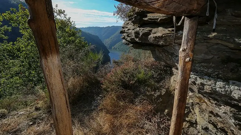poi-2-grotte-des-maquisards-office-de-tourisme-ventadour-egletons-monedieres-dagnoux_1.jpg.800x800_q85_watermark-d41d8cd98f00b204e9800998ecf8427e