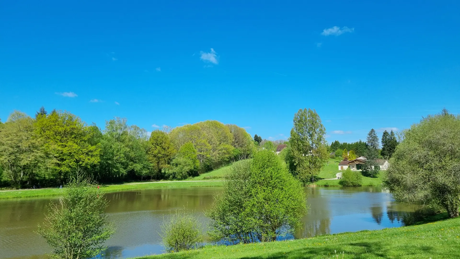 plan d'eau - St Pardoux Corbier ©L Léonard (5)