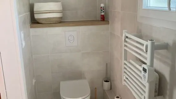 prat photo 2 - 1K JPEG