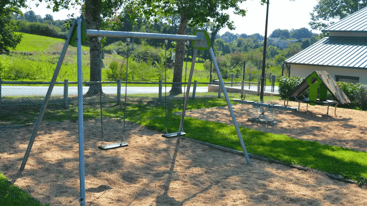 Aire de jeux pour enfants - Meilhac
