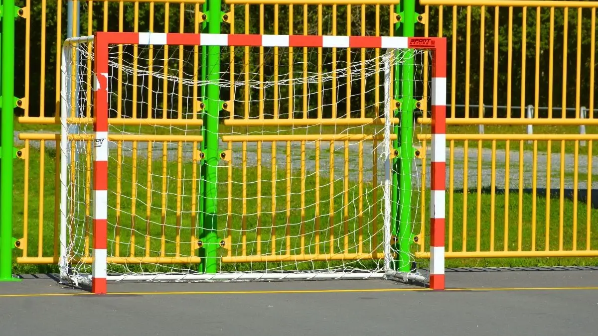 Terrain omnisports - Saint-Maurice-les-Brousses
