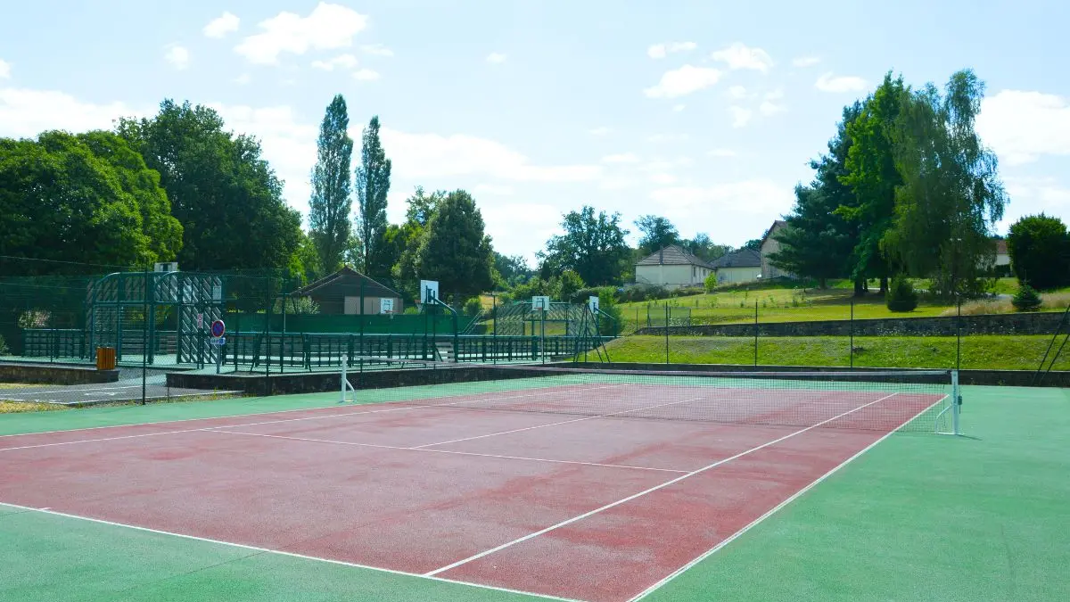 Court de Tennis - Les Cars