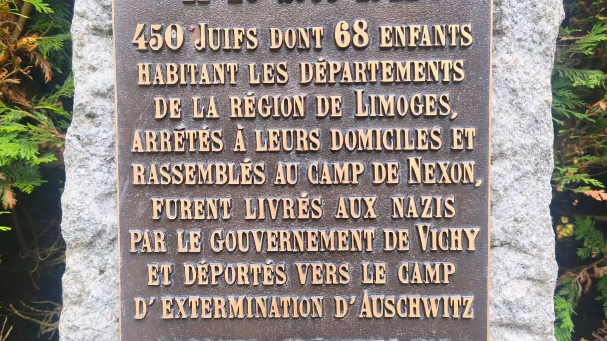 Stèle de souvenir du camp de Nexon