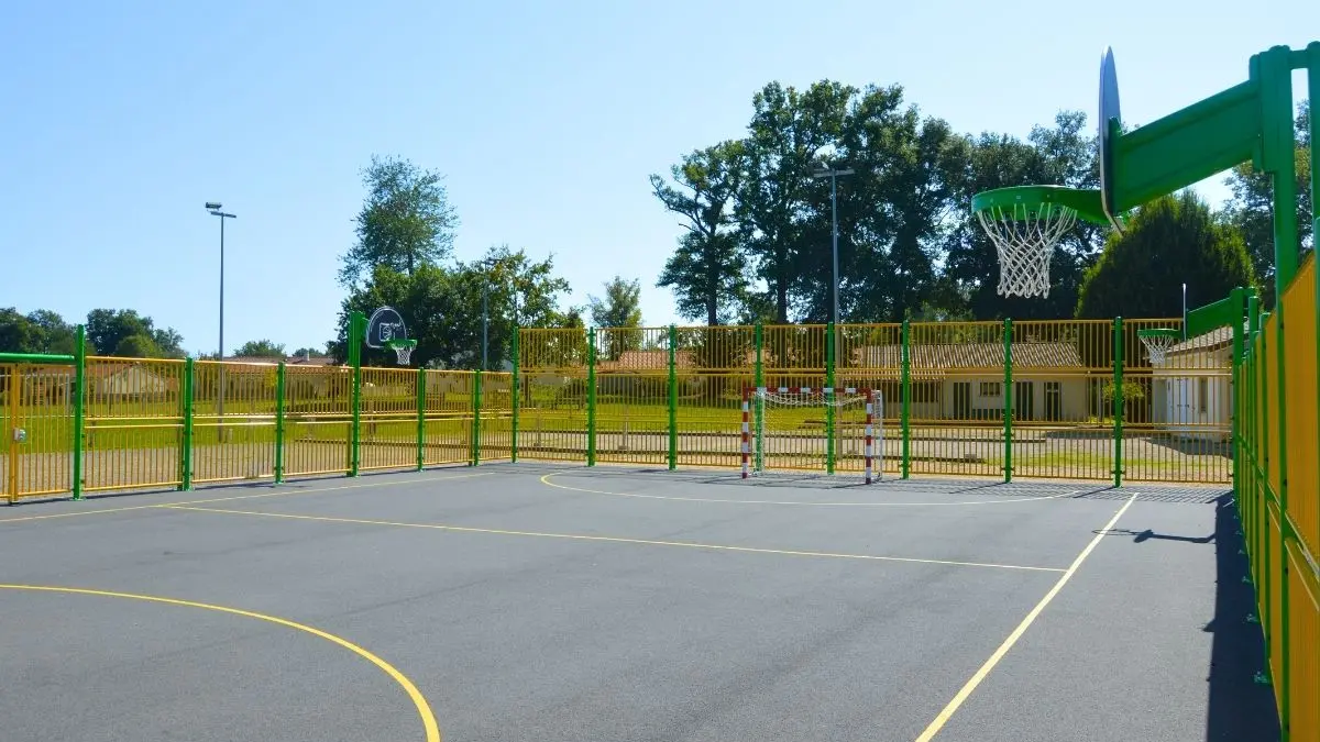 Terrain omnisports - Saint-Maurice-les-Brousses