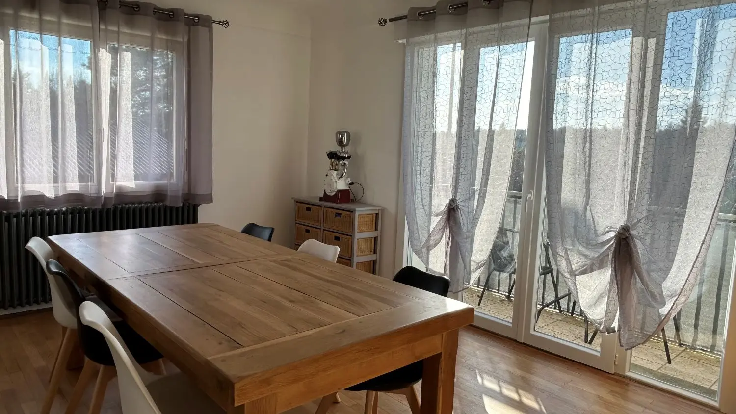 salle à manger  - CH Isa - Bugeat